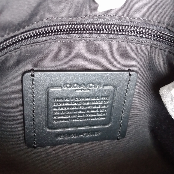 COACH authentic leather knapsack - Picture 2 of 8